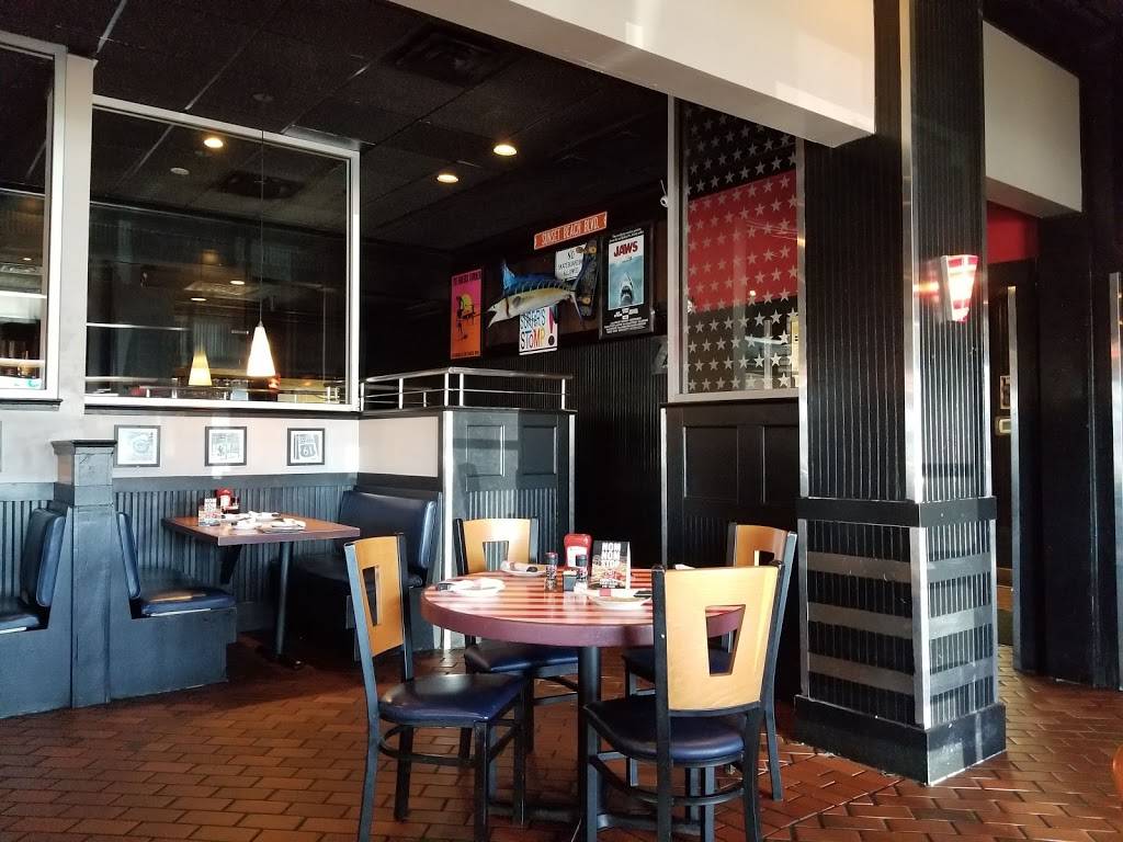 TGI Fridays | restaurant | 128 N Dupont Hwy, New Castle, DE 19720, USA | 3023256620 OR +1 302-325-6620