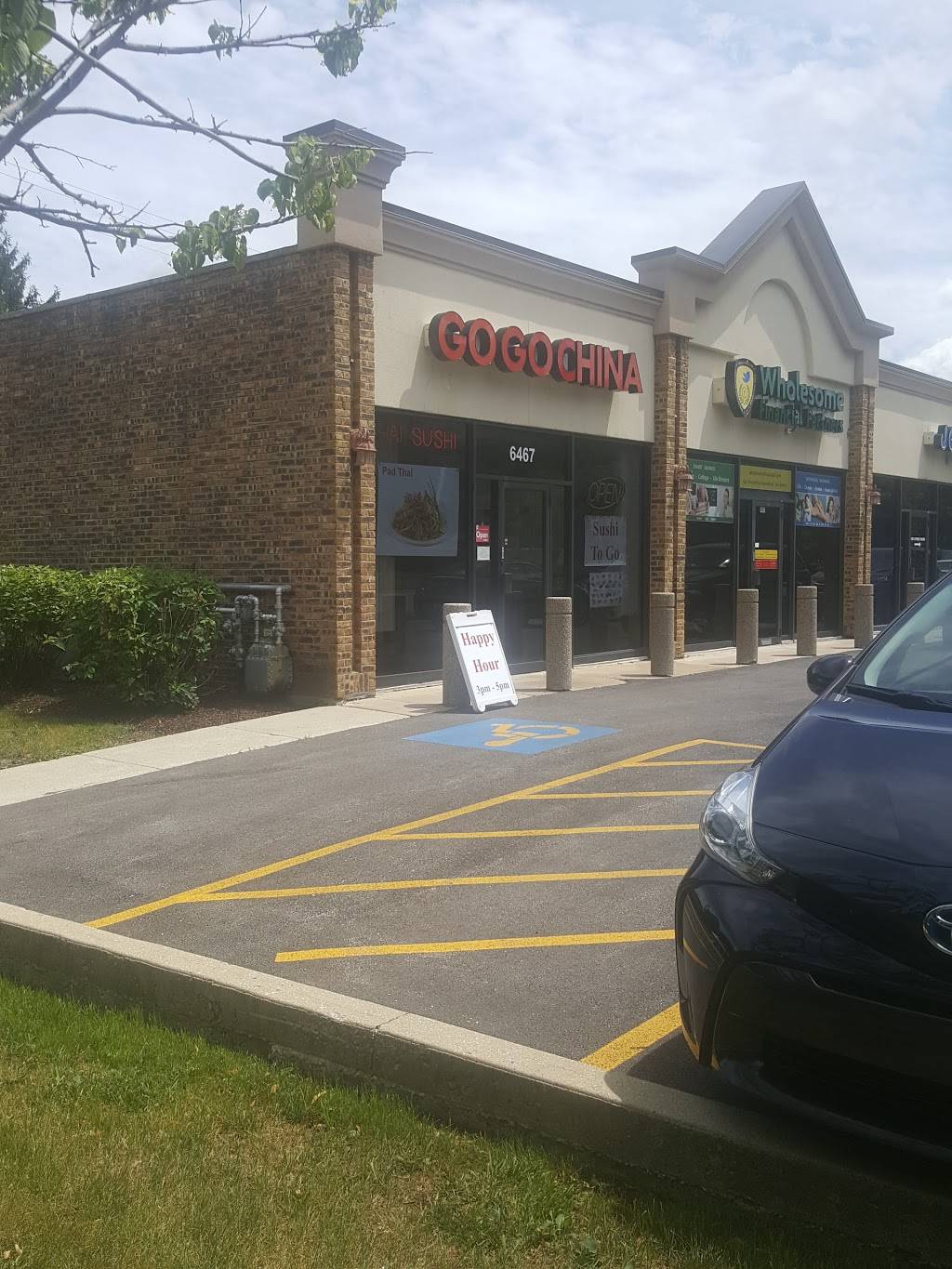 Go Go China | restaurant | 6467 N Cicero Ave, Lincolnwood, IL 60712, USA | 8476748880 OR +1 847-674-8880