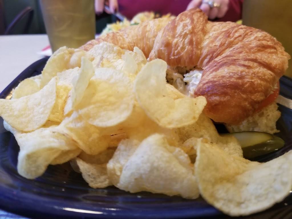 Charlys Family Restaurant | restaurant | 4455 Kirk Rd, Youngstown, OH 44515, USA | 3307995569 OR +1 330-799-5569