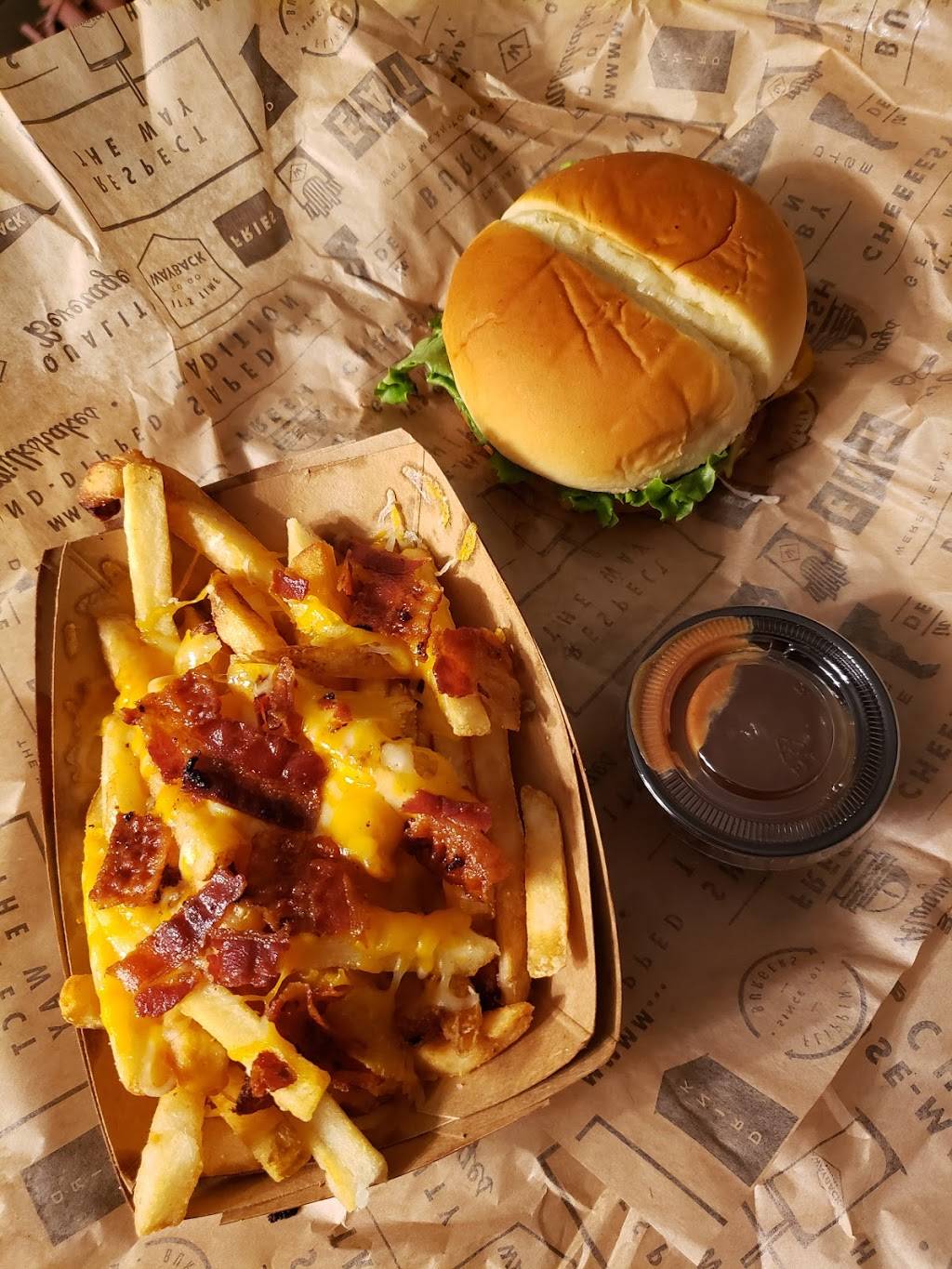 Wayback Burgers | restaurant | 1700 Raleigh Rd Pkwy W #140, Wilson, NC 27896, USA | 2522812080 OR +1 252-281-2080