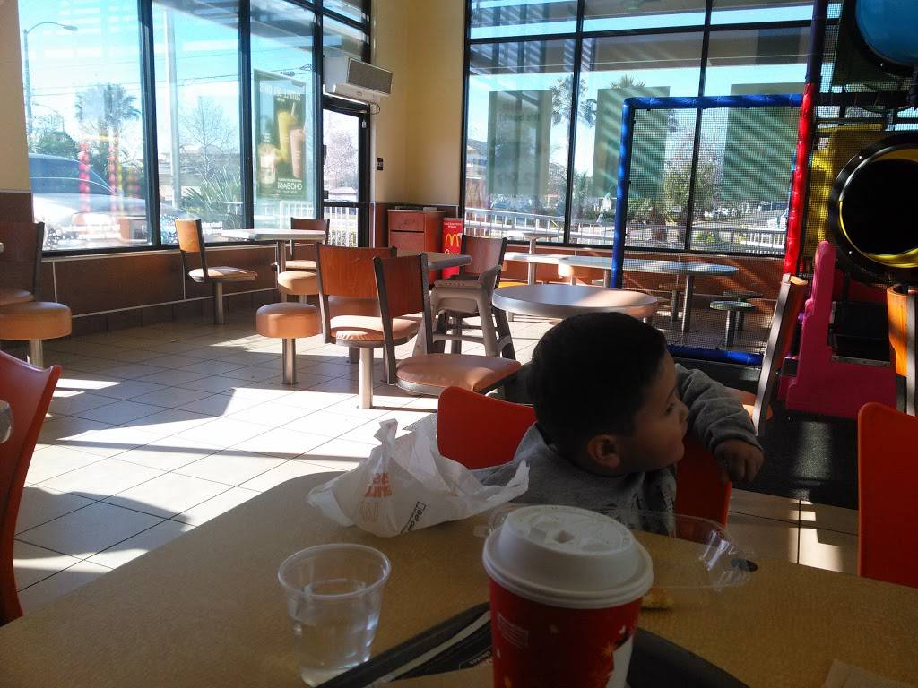 McDonalds | cafe | 2455 S Archibald Ave, Ontario, CA 91761, USA | 9099234456 OR +1 909-923-4456