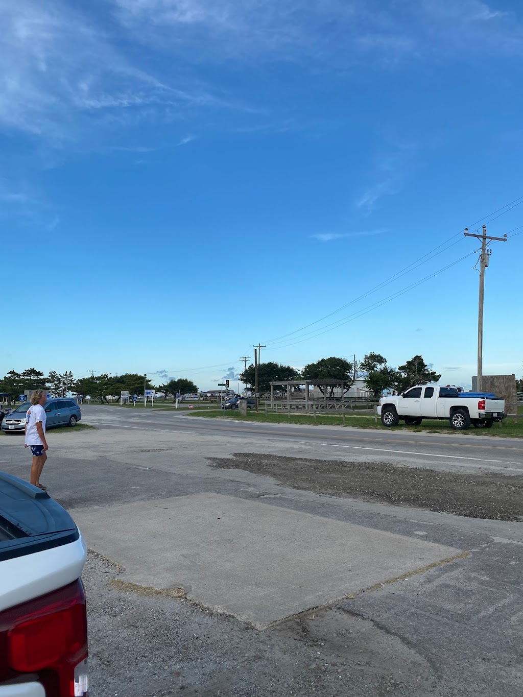 Bay Breeze Restaurant & Bar | restaurant | 3557 Cedar Island Rd, Cedar Island, NC 28520, USA | 2522250248 OR +1 252-225-0248