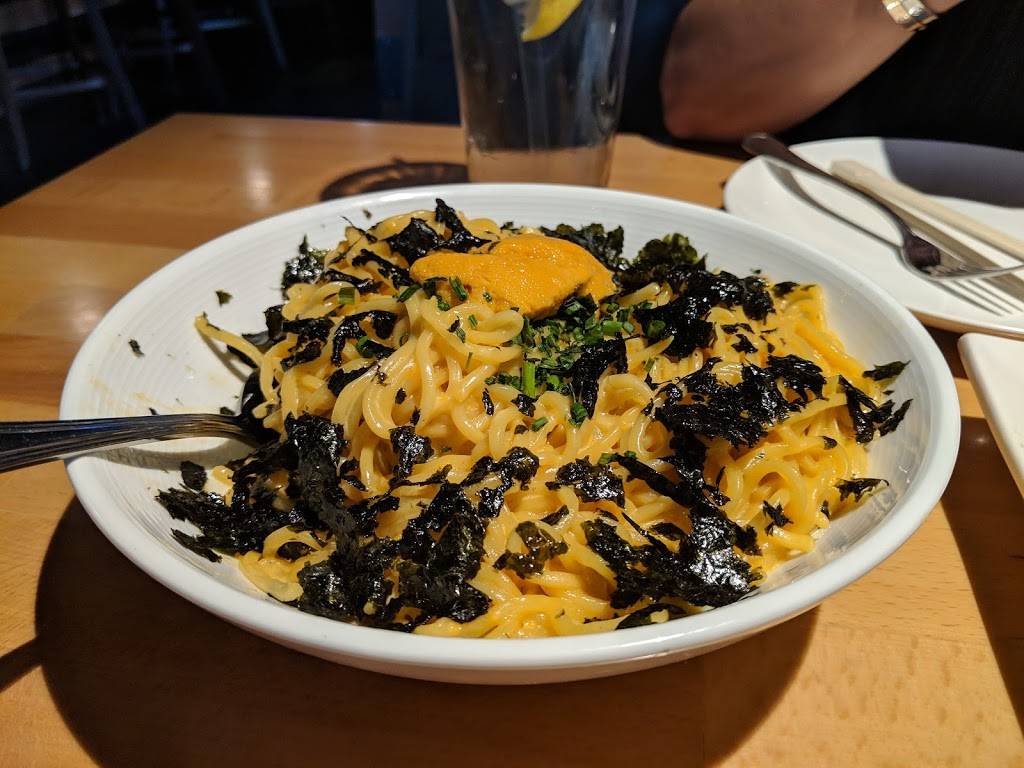 EMC Seafood & Raw Bar | restaurant | 24300 Town Center Dr #110, Valencia, CA 91355, USA | 6612889988 OR +1 661-288-9988