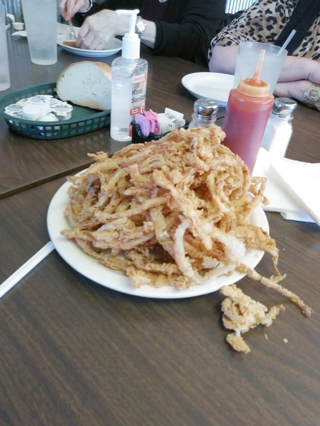 Gebhardts Chicken Dinners | restaurant | 124 N 260th St, Mulberry, KS 66756, USA | 6207643451 OR +1 620-764-3451