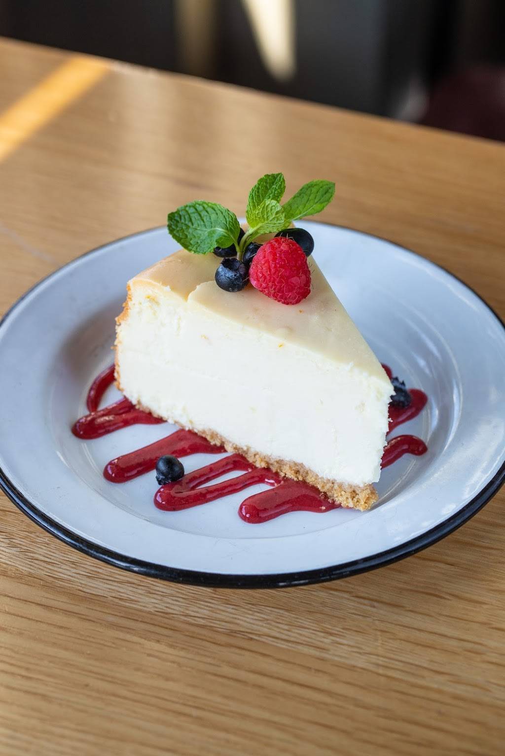 Arts Table | restaurant | 1002 Montana Ave, Santa Monica, CA 90403, USA | 3103952500 OR +1 310-395-2500