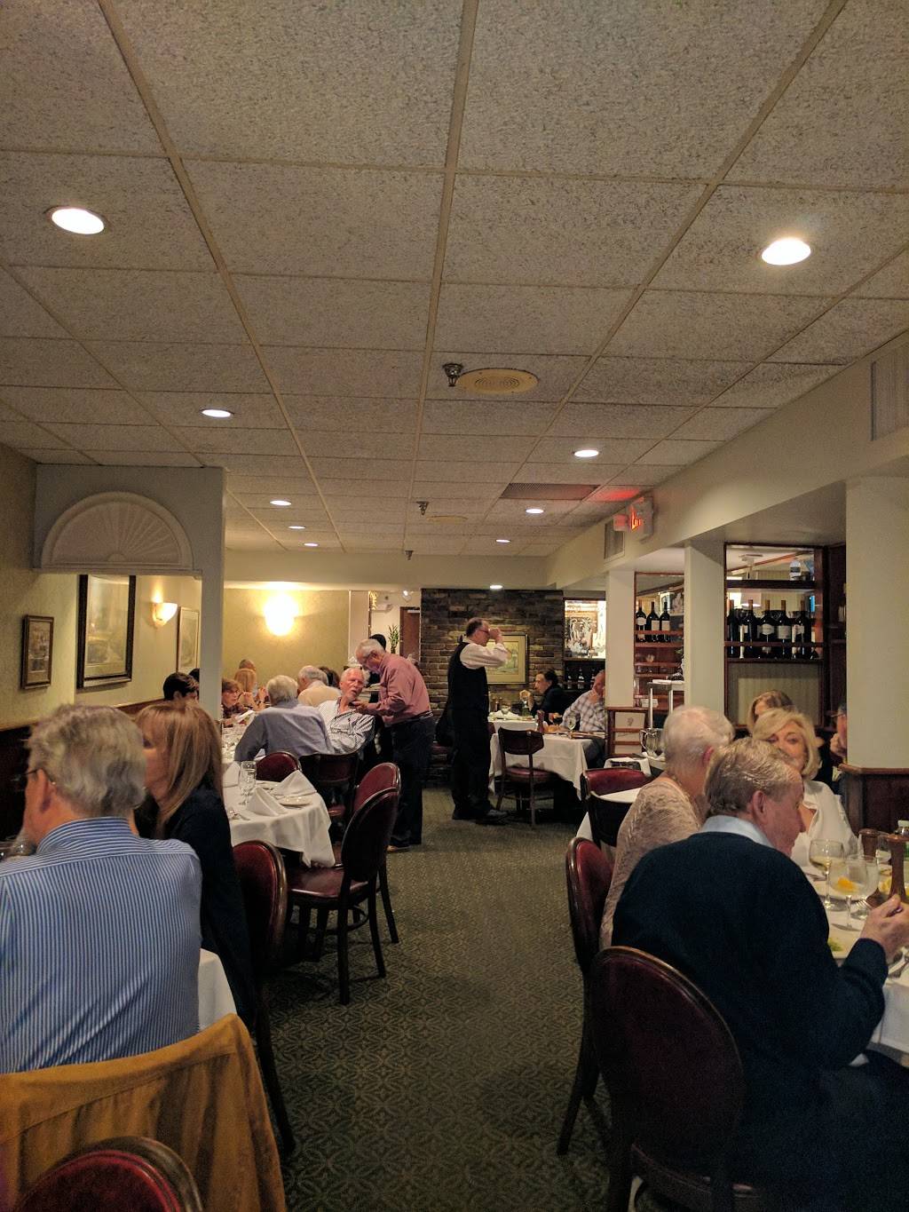 Giulio Cesare Ristorante | restaurant | 18 Ellison Ave, Westbury, NY 11590, USA | 5163342982 OR +1 516-334-2982