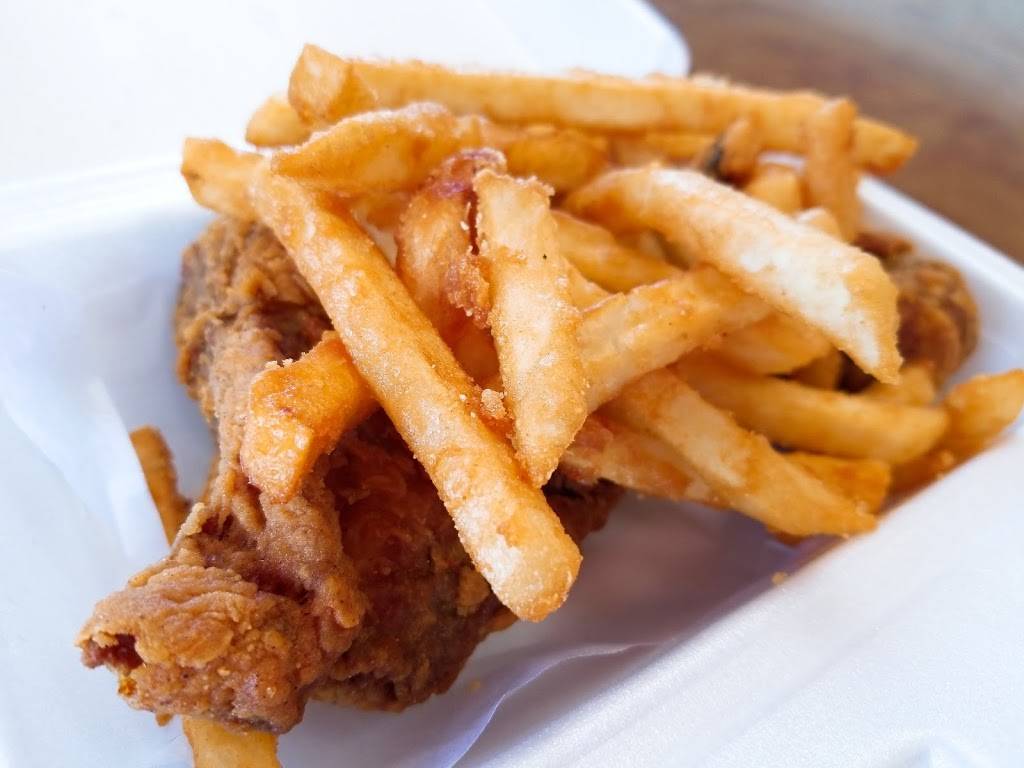 4C Broast Chicken | restaurant | 1093 OConnor Dr, East York, ON M4B 2T1, Canada | 4167554488 OR +1 416-755-4488