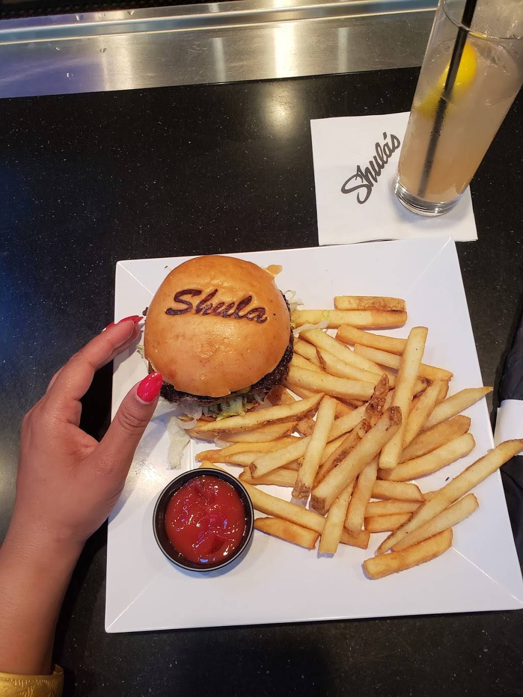 Shulas Bar & Grill | restaurant | Jacksonville International Airport (JAX), Concourse A, 2400 Yankee Clipper Dr, Jacksonville, FL 32218, USA | 9046617072 OR +1 904-661-7072