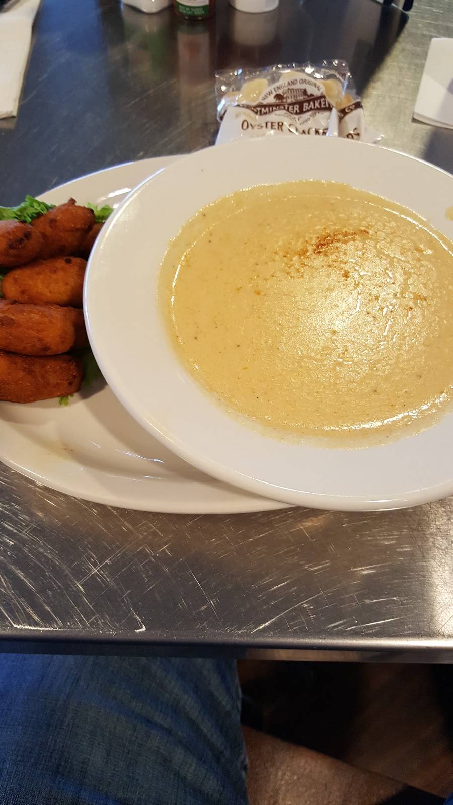 Phillips Seafood Restaurant | restaurant | 1 Terminal Dr, Middletown, PA 17057, USA | 7174007225 OR +1 717-400-7225