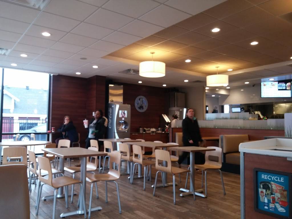 Wendys | restaurant | 323 King St W, Oshawa, ON L1J 2J8, Canada | 9054380001 OR +1 905-438-0001