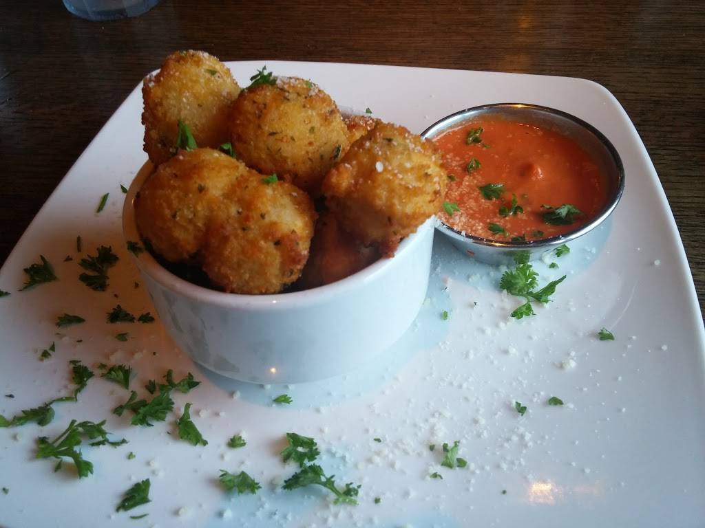 Oak & Pie | restaurant | 2244 N Greenwich Rd #900, Wichita, KS 67226, USA | 3167686900 OR +1 316-768-6900