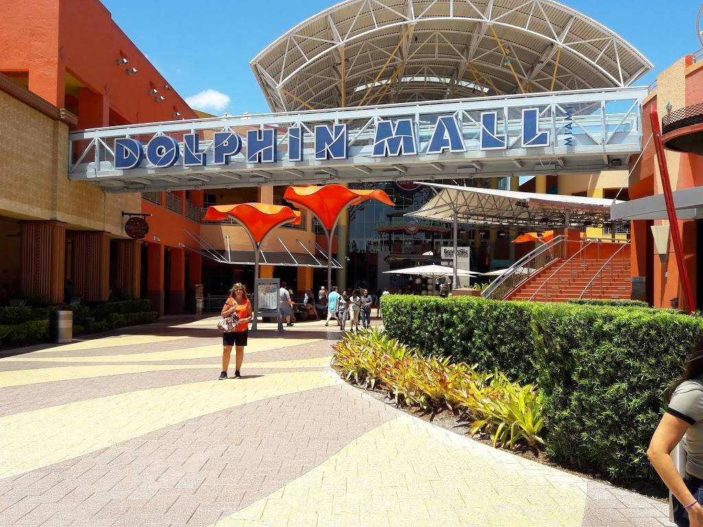 The Cheesecake Factory | restaurant | 11401 Nw 12th St Spc E512, Miami, FL 33172, USA | 3055930803 OR +1 305-593-0803