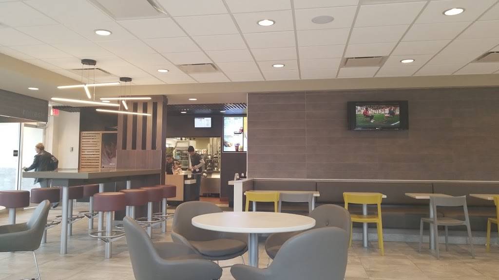 McDonalds | cafe | 500 W Tuscarawas Ave, Barberton, OH 44203, USA | 3307453681 OR +1 330-745-3681