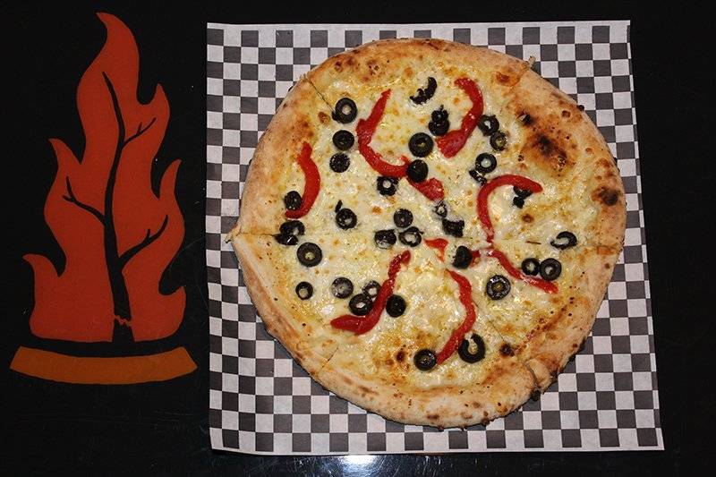 Broken Tree Pizza | restaurant | 124 W Wisconsin Ave #170, Neenah, WI 54956, USA | 9207202275 OR +1 920-720-2275