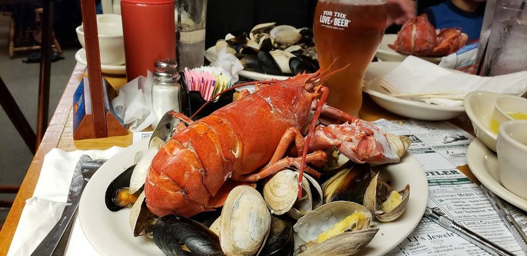 Anglers Restaurant | restaurant | 542 Elm St, Newport, ME 04953, USA | 2073683374 OR +1 207-368-3374