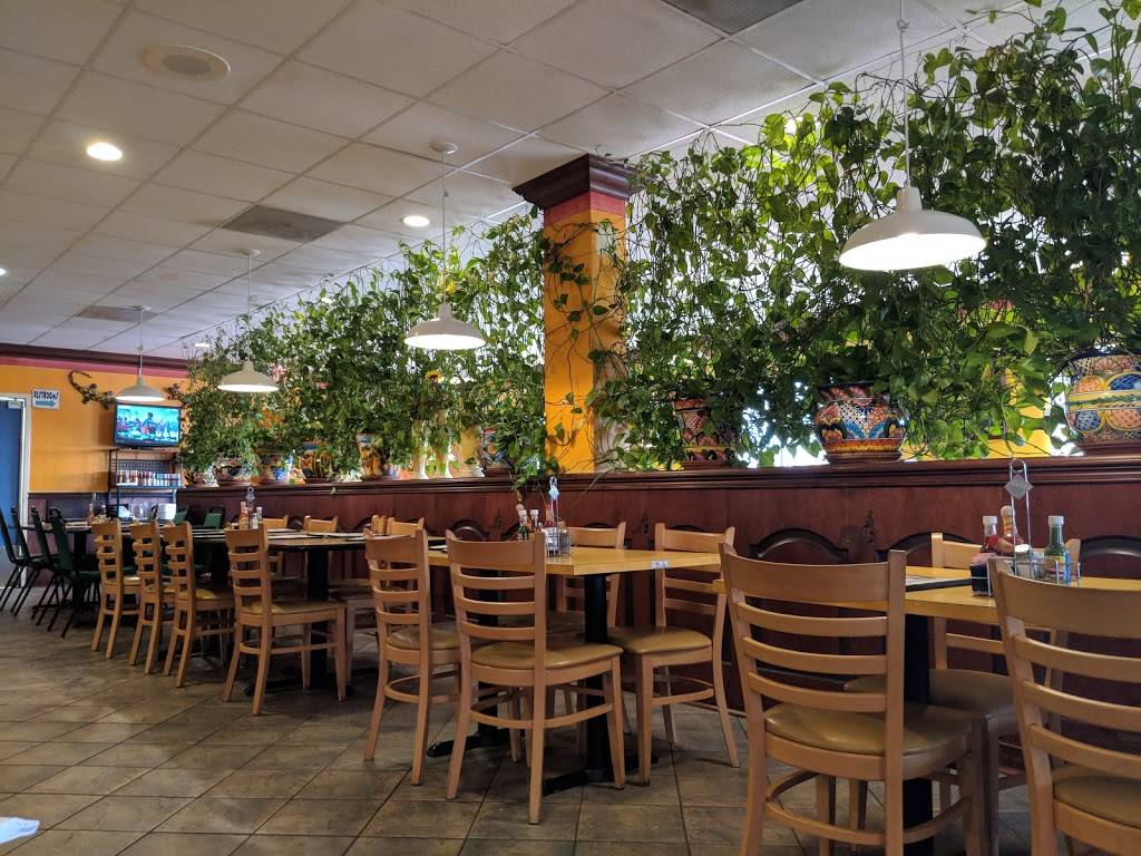 Fiesta Ranchera Mexican Restaurant | restaurant | 1041 J C Pkwy, Bloomington, IL 61705, USA | 3098207320 OR +1 309-820-7320