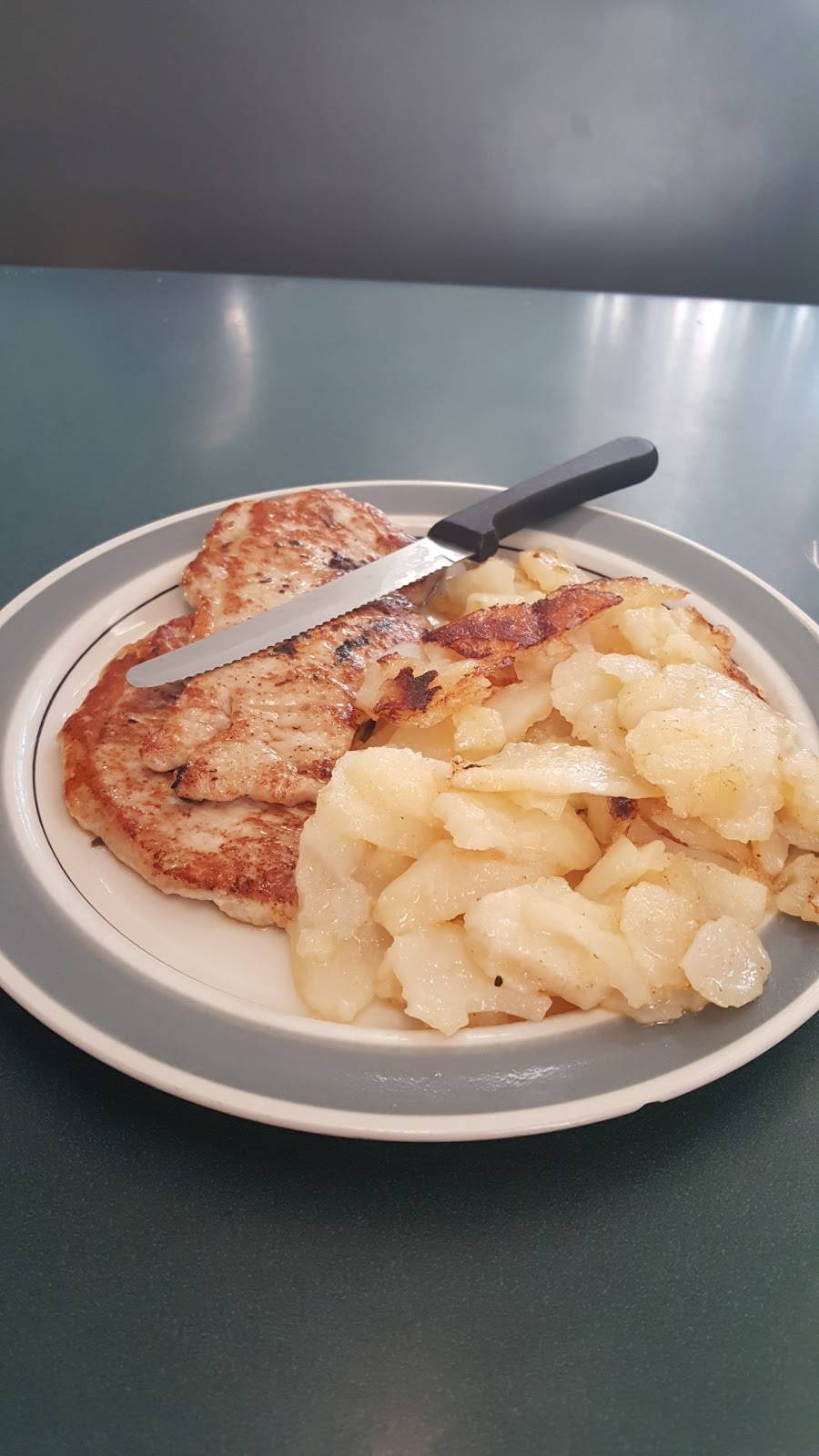 Sisters Restaurant | restaurant | 330 N Main St, Crossville, TN 38555, USA | 9317077702 OR +1 931-707-7702