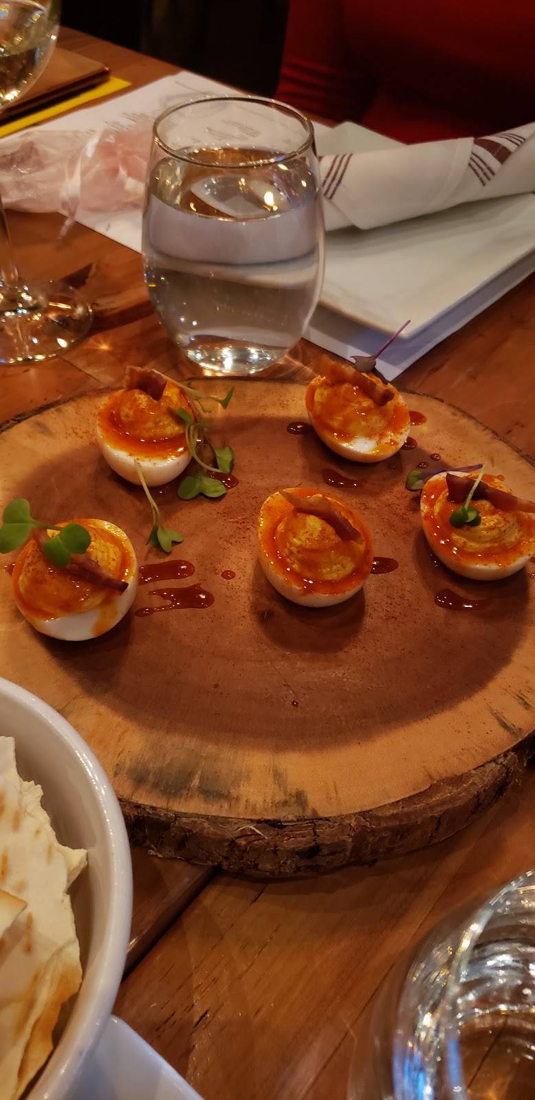 Pour. Kitchen + Bar | restaurant | 1418 Dresden Dr NE, Brookhaven, GA 30319, USA | 4042545277 OR +1 404-254-5277