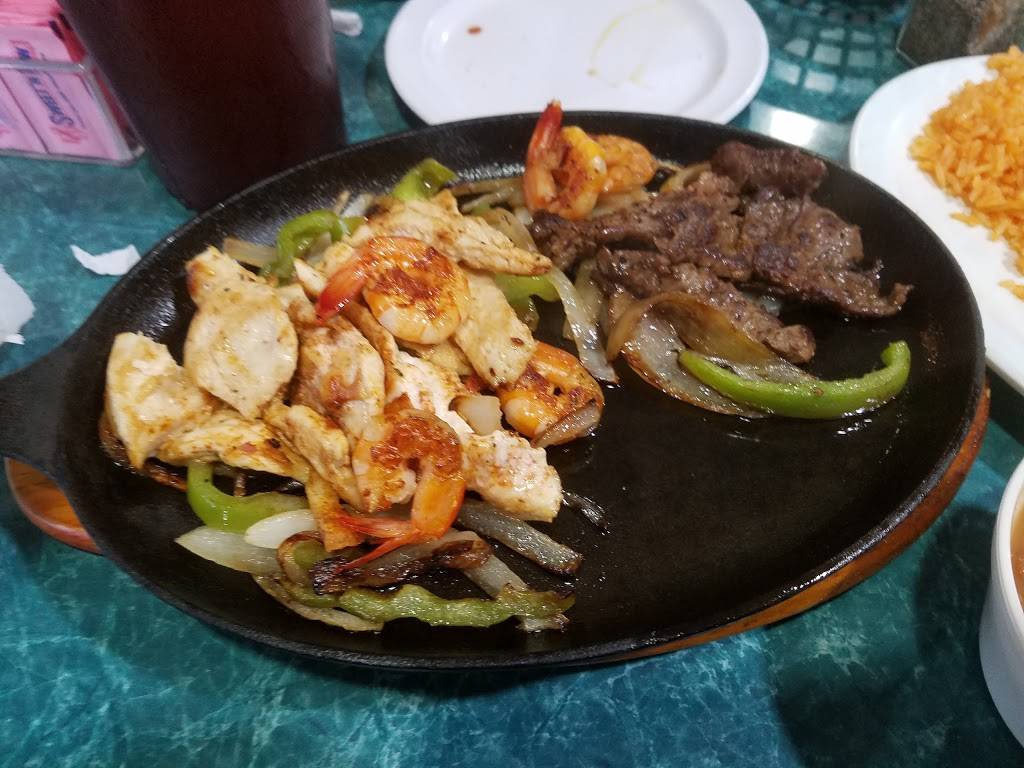 COUNTRY & MEXICAN RESTAURANT | restaurant | 105 N Alexander Dr, Baytown, TX 77520, USA | 2818375083 OR +1 281-837-5083