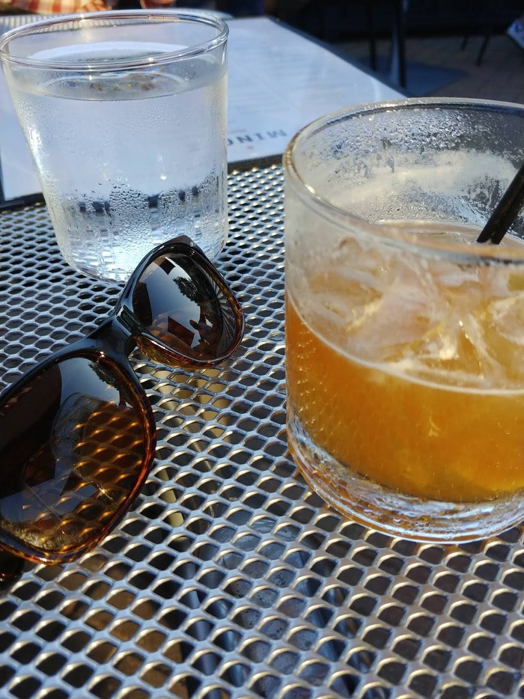 Mino’s | restaurant | 985 Green Bay Rd, Winnetka, IL 60093, USA | 8473866053 OR +1 847-386-6053