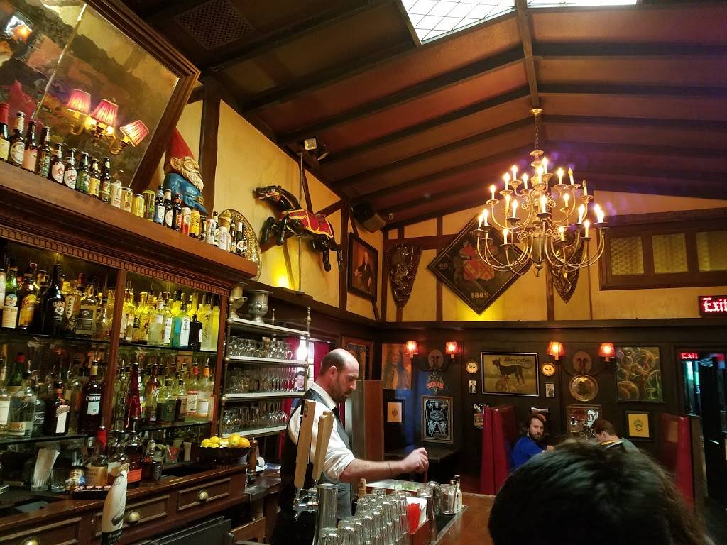 The Pikey | cafe | 7617 Sunset Blvd, Los Angeles, CA 90046, USA | 3238505400 OR +1 323-850-5400