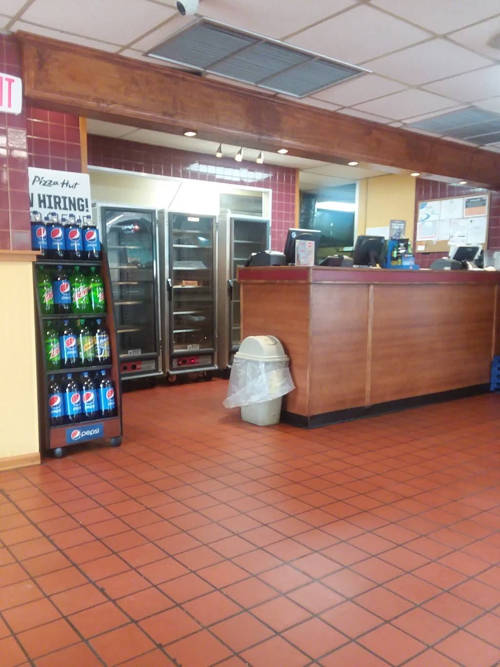 Pizza Hut | restaurant | 2002 Lincoln Hwy, Edison, NJ 08817, USA | 7322876410 OR +1 732-287-6410