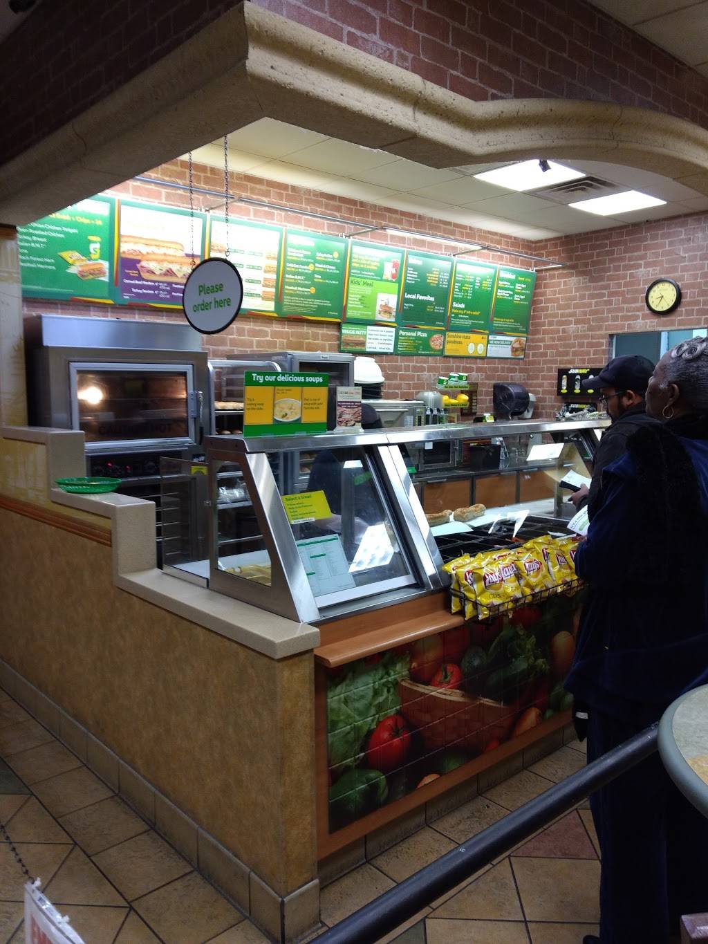 Subway | restaurant | 2513 West Hillsborough Ave Unit 101 Armenia-Hillsborough Junction, Tampa, FL 33614, USA | 8138728200 OR +1 813-872-8200