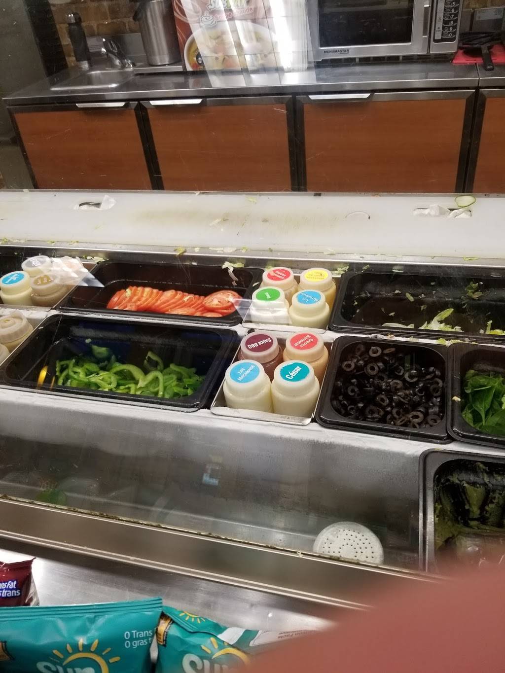 La Banquise | restaurant | 475 Boulevard du Séminaire S, Saint-Jean-sur-Richelieu, QC J3B 0A2, Canada | 5145048415 OR +1 514-504-8415