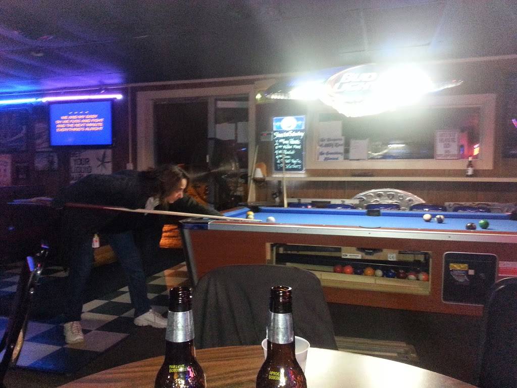 Riff Raffs | restaurant | 2409 English Ave, Indianapolis, IN 46203, USA | 3174232383 OR +1 317-423-2383