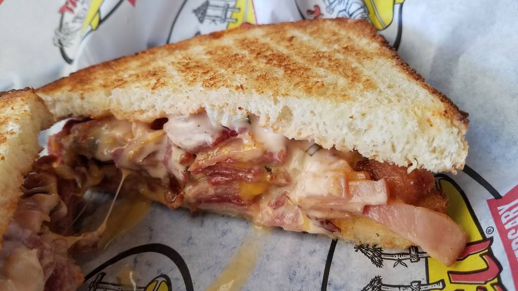 Beach Hut Deli | restaurant | B-2, 2091 Harbison Dr, Vacaville, CA 95687, USA | 7074517644 OR +1 707-451-7644