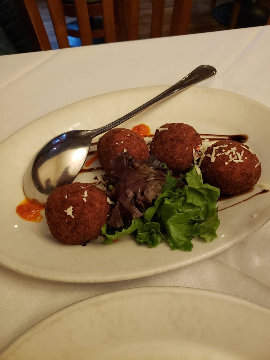 Mangiones on Main | restaurant | 707 W Main St, Charlottesville, VA 22903, USA | 4343274833 OR +1 434-327-4833