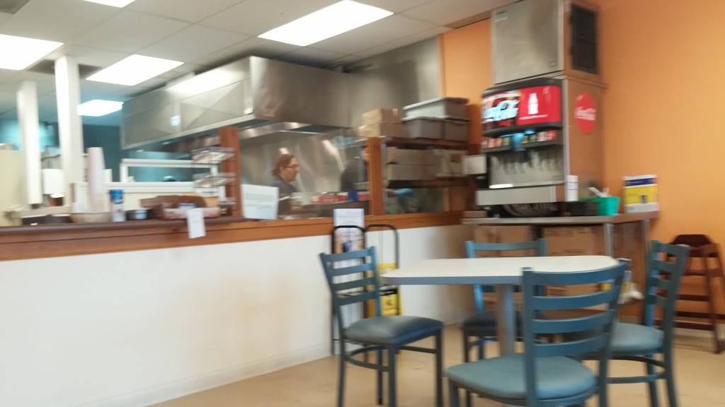 Champion Burritos To Go | restaurant | 7416 NW River Park Dr, Parkville, MO 64152, USA | 8167091041 OR +1 816-709-1041