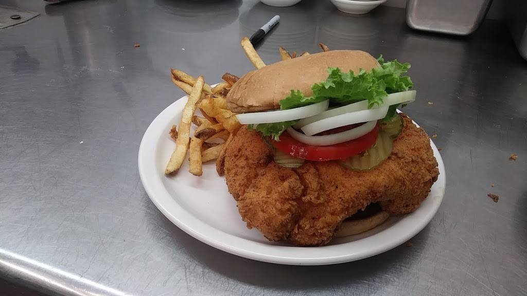 Mjs fish and Chicken Express | restaurant | 716 E Enos Ave, Springfield, IL 62702, USA | 2175720257 OR +1 217-572-0257