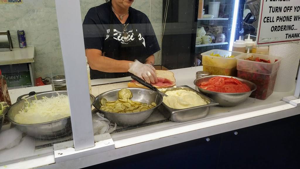 Riccis Hoagies | restaurant | 1165 S 11th St, Philadelphia, PA 19147, USA | 2153346910 OR +1 215-334-6910