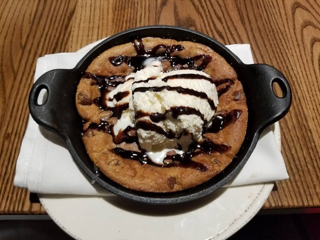 Red Heat Tavern | restaurant | 227 Turnpike Rd, Westborough, MA 01581, USA | 5083291795 OR +1 508-329-1795