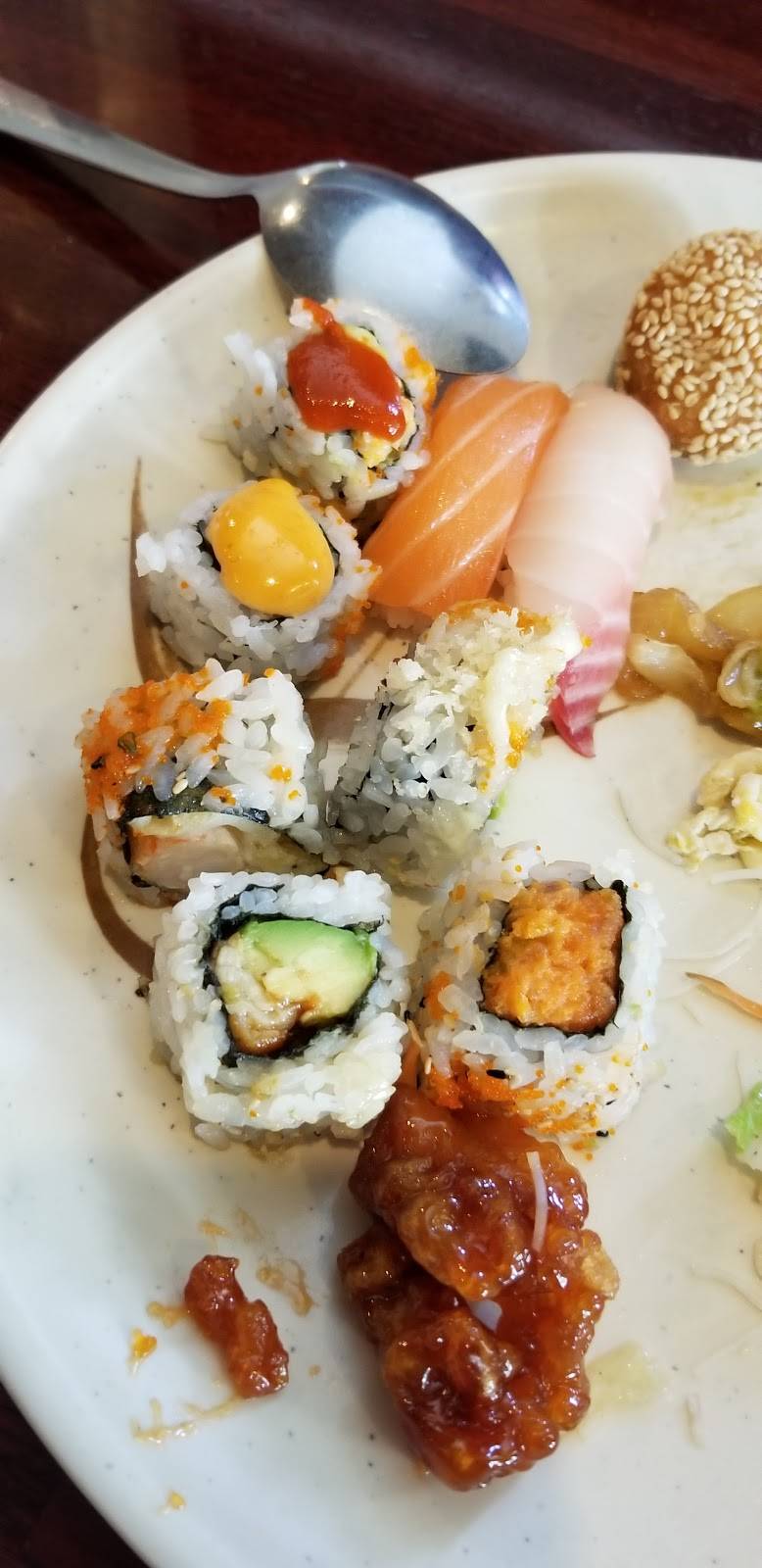 Makino Japanese Buffet | restaurant | 8217 Kingston Pike, Knoxville, TN 37919, USA | 8655608878 OR +1 865-560-8878