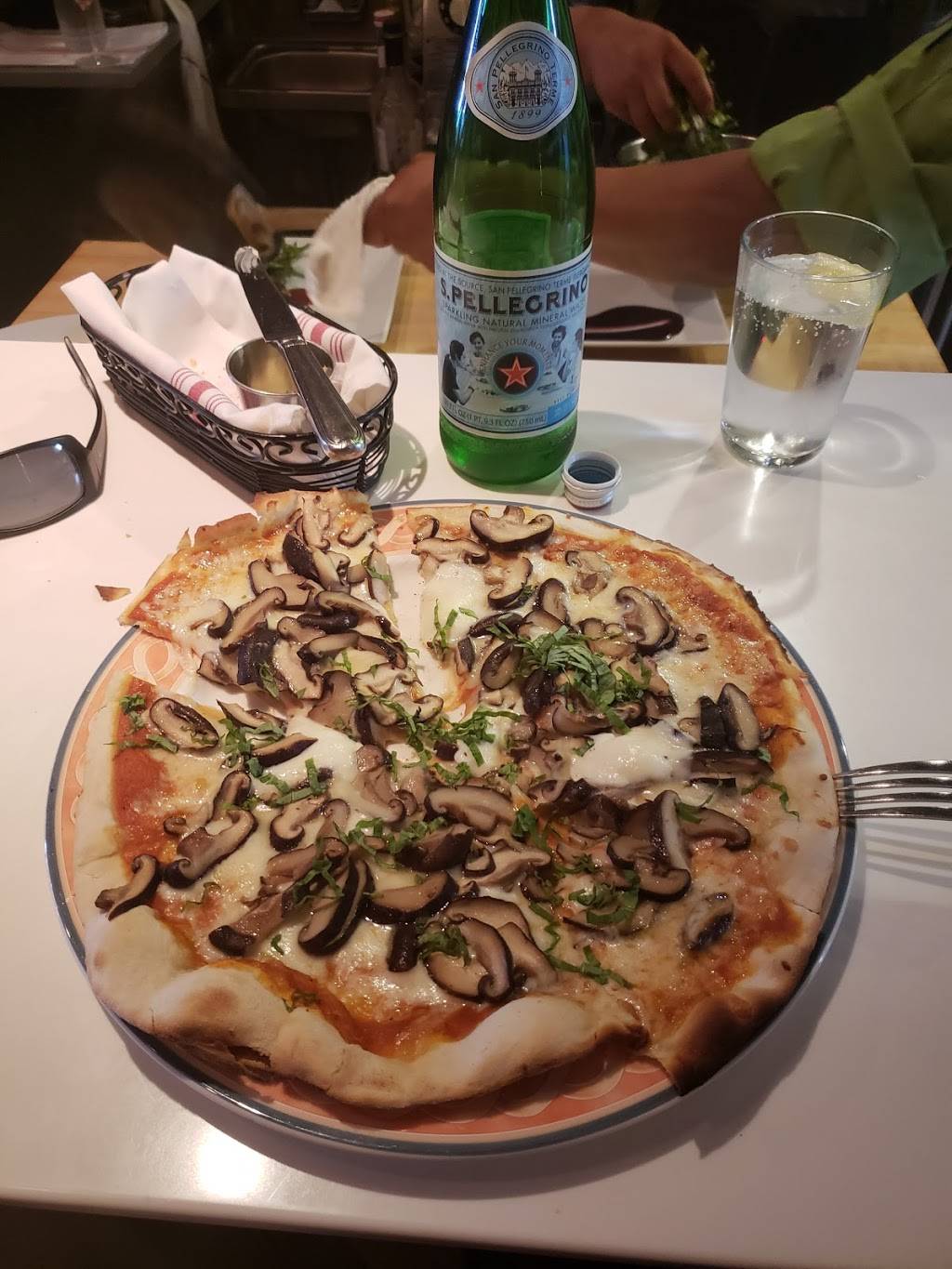 Castagna | restaurant | 2015 Chestnut St, San Francisco, CA 94123, USA | 4154404290 OR +1 415-440-4290