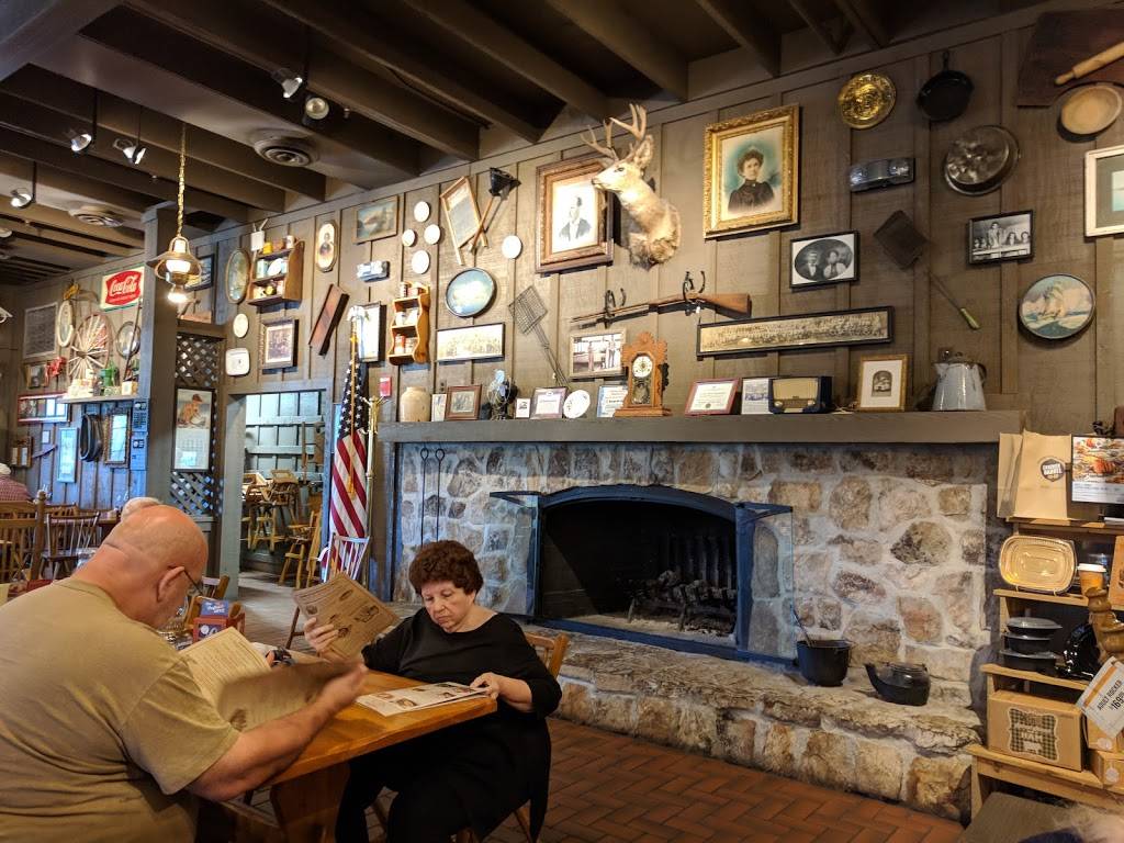 Cracker Barrel Old Country Store | restaurant | 1371 Commercial Way, Spring Hill, FL 34606, USA | 3526882911 OR +1 352-688-2911