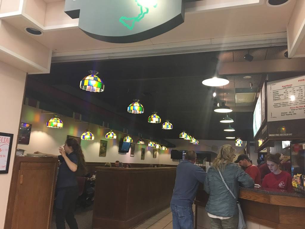 Italian Village | restaurant | 2101 Fort Henry Dr #48, Kingsport, TN 37664, USA | 4232477391 OR +1 423-247-7391