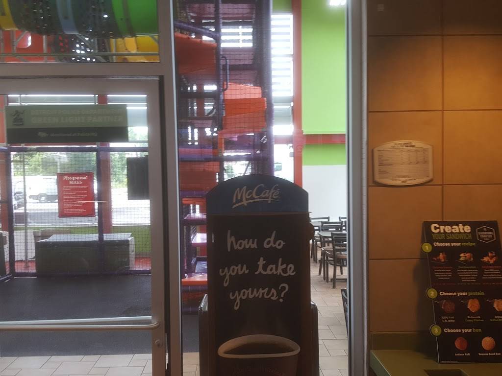 McDonalds | cafe | 15321 Wyoming Rd, Detroit, MI 48221, USA | 3133421274 OR +1 313-342-1274