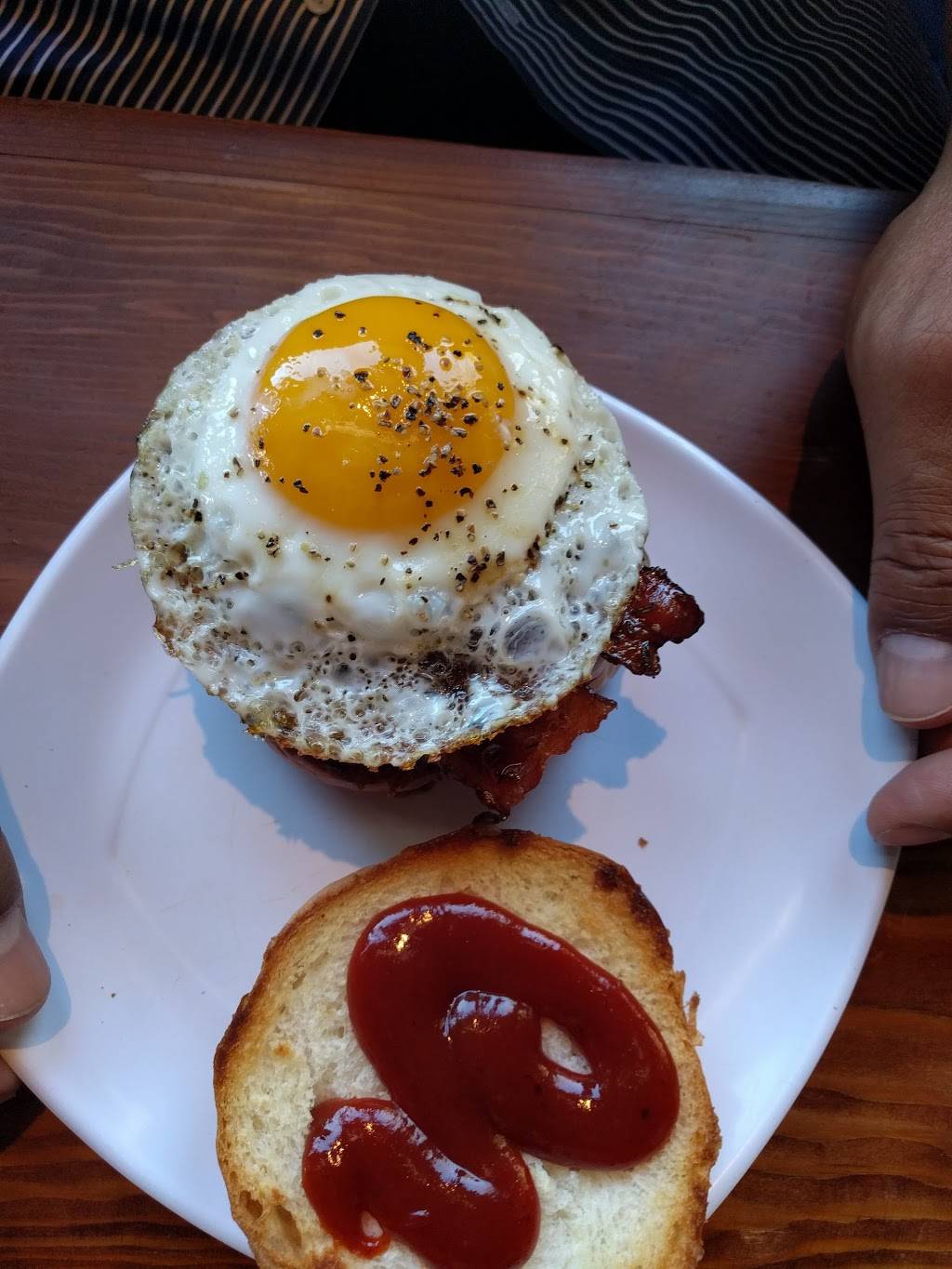 Stout Burgers & Beers | restaurant | 11262 Ventura Blvd, Studio City, CA 91604, USA | 8185050076 OR +1 818-505-0076