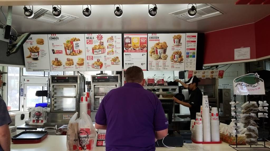 KFC | restaurant | 2970 W Valencia Rd, Tucson, AZ 85746, USA | 5203672765 OR +1 520-367-2765