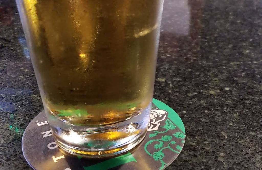 Kelly’s Pub | restaurant | 15817 Bernardo Center Dr #113, San Diego, CA 92127, USA | 8586133649 OR +1 858-613-3649