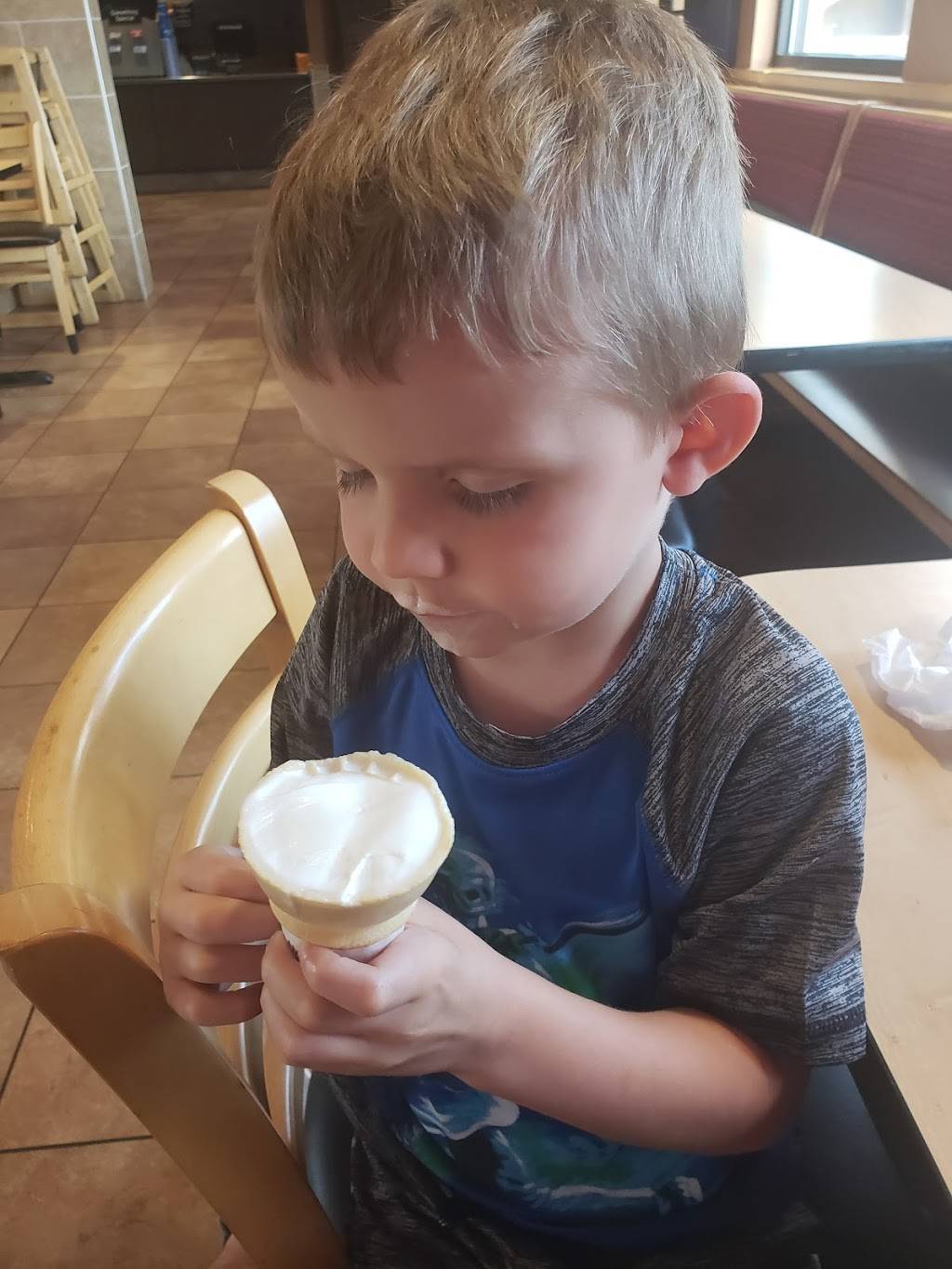 Dairy Queen Grill & Chill | restaurant | 1360 S Main St, Jacksonville, IL 62650, USA | 2172454223 OR +1 217-245-4223