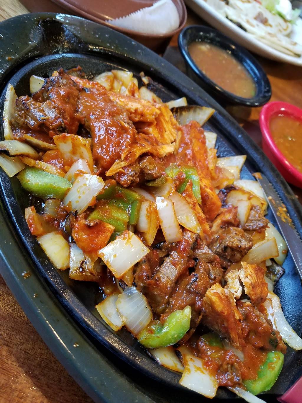 Taqueria Mexicano Grille Estilo Jalisco | restaurant | 1840 N Main St, Cleburne, TX 76033, USA | 8177742454 OR +1 817-774-2454