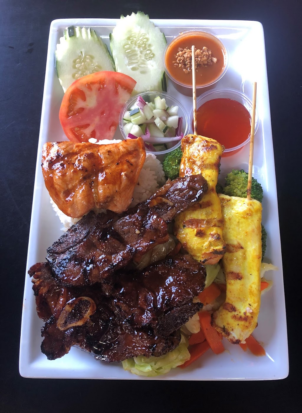 Tha Siam Thai Bistro | restaurant | 1892 Solano Ave, Berkeley, CA 94707, USA | 5105253625 OR +1 510-525-3625