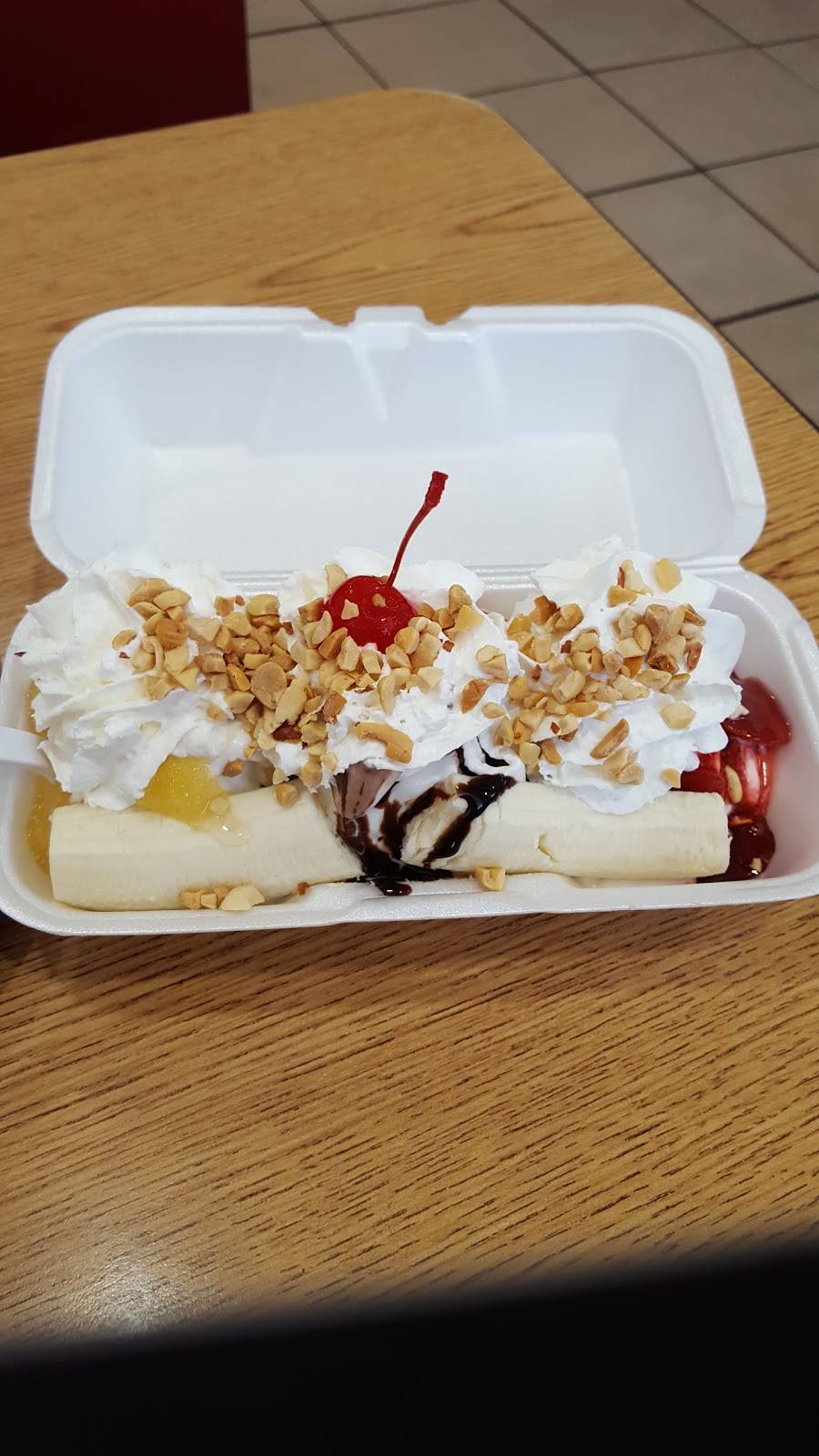 Rainbow Drive In | restaurant | 115 E Visalia Rd, Farmersville, CA 93223, USA | 5597470337 OR +1 559-747-0337