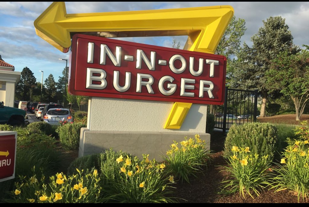 In-N-Out Burger | restaurant | 1970 Crater Lake Hwy, Medford, OR 97504, USA | 8007861000 OR +1 800-786-1000