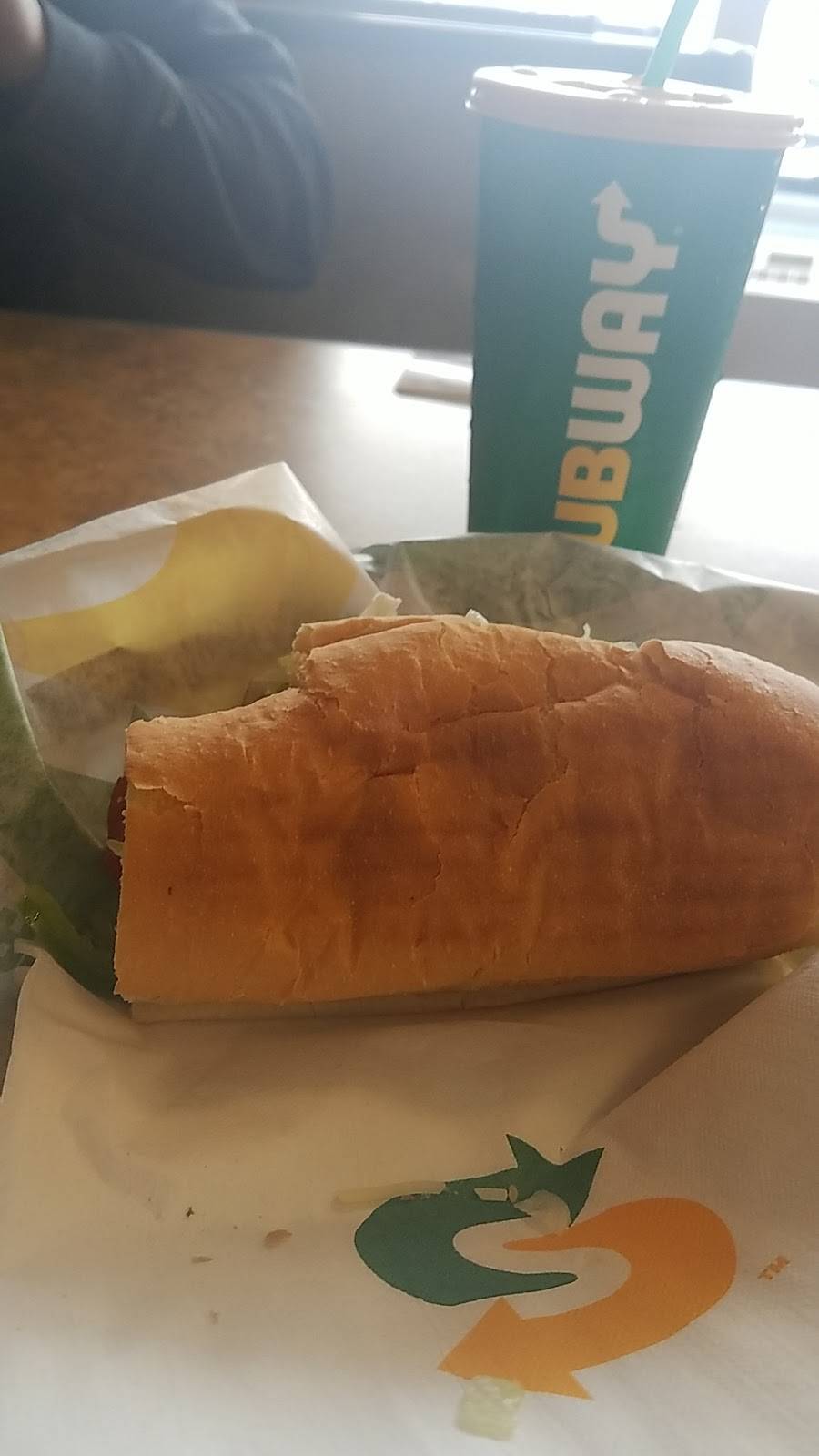 Subway Restaurants | restaurant | 6747 Lea Berry Way, Haymarket, VA 20169, USA | 7037531115 OR +1 703-753-1115