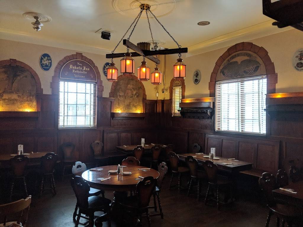 Dakota Inn | restaurant | 17324 John R St, Detroit, MI 48203, USA | 3138679722 OR +1 313-867-9722